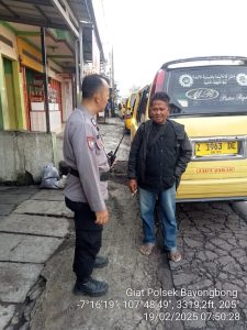 Mengedukasi Tentang TPPO Kepada Masyarakat Oleh Anggota Polsek Bayongbong Dan Polsubsektor Cigedug