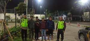 GIAT PATROLI KRYD DI DESA SUCIKALER  OLEH POLSEK KARANGPAWITAN