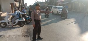 Rutinitas Polsek leles polres garut berikan pelayanan jam rawan pagi di Sp4 Nangkaleah leles