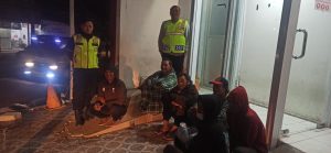 GIAT PATROLI KRYD DI DESA KARANGMULYA  OLEH POLSEK KARANGPAWITAN