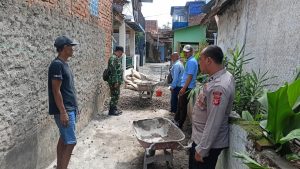 PATROLI KRKYD DI  DESA  SUCIKALER OLEH POLSEK KARANGPAWITAN