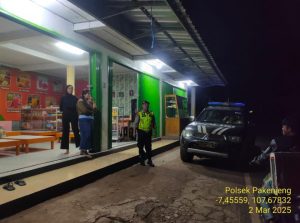 Patroli KRYD Polsek Pakenjeng di Kampung Cijulang Desa Jatiwangi