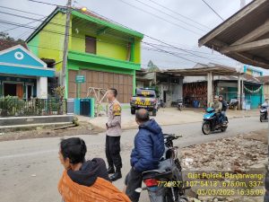 Polsek banjarwangi laksanakan patroli sore
