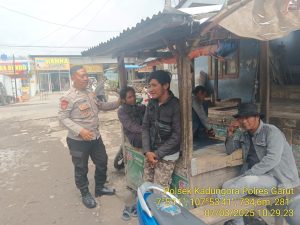 Ciptakan Kamtibmas yang Aman dan Kondusif Unit Samapta Polsek Kadungora Melaksanakan Patroli Dialogis