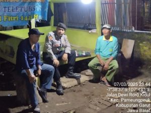 Patroli Malam Polsek Pameungpeuk Ciptakan Kamtibmas Kondusif Di Bulan Puasa