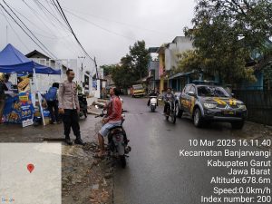 Polsek banjarwangi laksanakan patroli siang