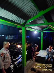Polsek Pakenjeng Melaksanakan Patroli di Kampung Simpang
