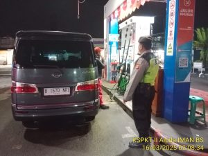 Personil Piket Polsek Cisurupan Melaksanakan Giat Patroli Ke Obvit SPBU