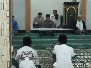 Giat *Taraweh Keliling* di *Mesjid Jami Al-Barokah* Kp.Cipari Desa.Gandamekar Jalin *Silahturahmi* bersama Warga Masyarakat