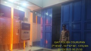 Personil polsek cisurupan melaksanakan patroli KRYD Presisi garut Lautan biru di wilkum polsek cisurupan