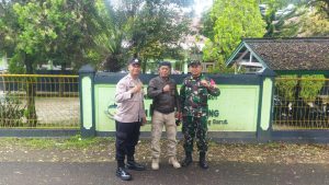 Bhabinkamtibmas polsek Leuwigoong laksanakan giat sambang Rw