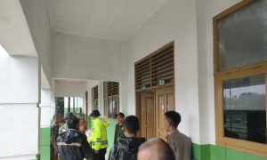 polsek banyuresmi bhabin desa sukakarya sambangi warga