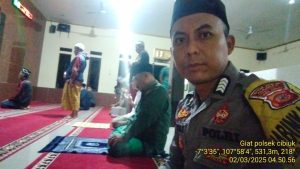 Bhabinkamtibmas polsek cibiuk laksanakan giat safari subuh