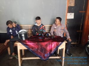Anggota Polsek Bayongbong Dan Polsubsektor Cigedug Melaksanakan Giat Sosialisasi TPPO Supaya Warga Masyarakat Tindak Terjebak Dengan TPPO