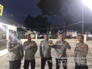 polsek banyuresmi anggota melaksanakan sispam mako