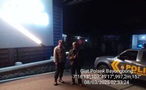 Giat KRYD Garut Lautan Biru Anggota Polsek Bayongbong Dan Polsubsektor Cigedug Beri Pesan-Pesan/Pengertian Yang Baik Dan Benar