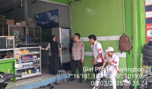 Anggota Polsek Bayongbong Dan Polsubsektor Cigedug Menghimbau Kepada Masyarakat Agar Selalu Waspada Terhadap Aksi Kejahatan Di Wilayah Nya Masing-Masing