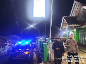 Bhabinkamtibmas Polsek Singajaya Berikan Himbauan Kamtibmas kepada warga Kp. Cijeruk Desa. Singajaya Kec. Singajaya Kab. Garut