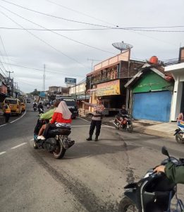 Peduli Keselamatan Warga, Polsek Bayongbong Giat Gatur Rawan Pagi