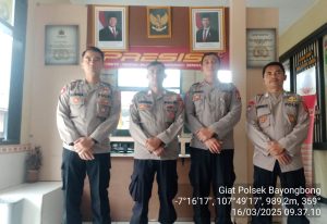 Anggota Siaga Piket Jaga Mako Polsek Bayongbong Rutinitas Giat Sispam Mako Pagi