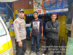 Anggota Polsek Bayongbong Dan Polsubsektor Cigedug  Dukung Ngariung Kamtibmas Untuk Mewujudkan Lingkungan Aman, Nyaman Dan Kondusif