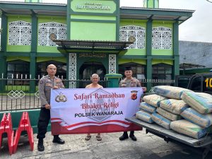 Safari Ramadhan Bhakti Religi Polsek Wanaraja, Berikan Bantuan Semen untuk Renovasi Masjid Baiturrahman