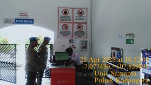 Ciptakan Situasi Aman dan Kondusif Unit Samapta Polsek Kadungora Polres Garut Melaksanakan Patroli Dialogis