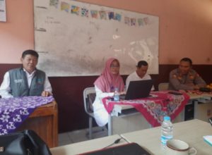 kapolsek banyuresmi dan panit binmas bersilaturahmi