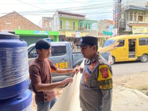Giat Sambang RW Anggota Bhabinkamtibmas Polsek Cikajang