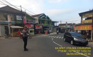 Jajaran Polsek Cisurupan Gatur di SP3 Cisurupan