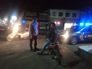 Personil polsek cisurupan Melaksanakan Patroli KRYD Presisi garut Lautan biru