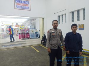 Mencegah Potensi Tindak Kriminal Anggota Polsek Bayongbong Dan Polsubsektor Cigedug Giat Silaturahmi Kamtibmas Malam Garut Lautan Biru